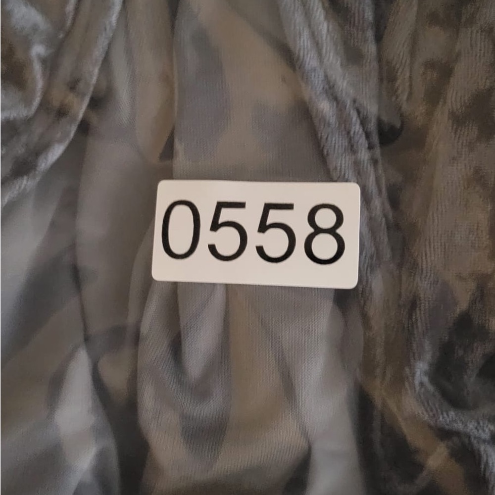 NWT Free People Don't You Wish Velvet Bodysuit V-neck Sunflower Seed Gray Sz XS - Picture 10 of 10